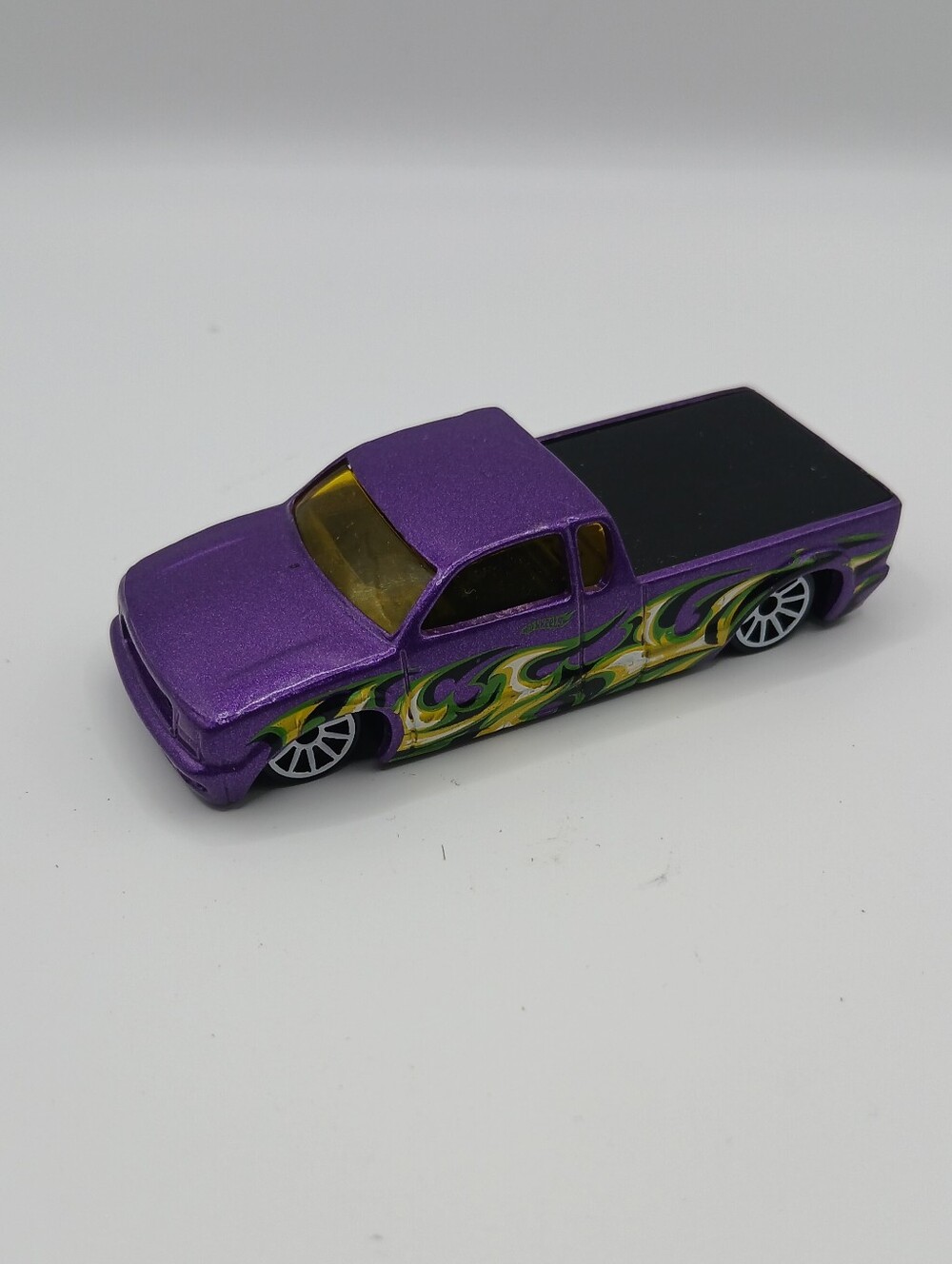 Hot Wheels Steel Frame Lowrider 2002 Purple Diecast Pickup Truck Thailand-Loose